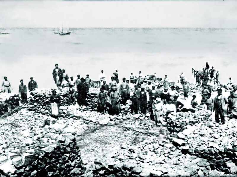 1910 ΠΑΡΑΛΙΑ ΛΥΩΝΑ ΣΜΥΡΙΔΕΡΓΑΤΕΣ ΣΤΟΥΣ ΣΩΡΟΥΣ ΚΑΙ ΣΤΟ ΒΑΘΟΣ Η ΣΚΑΛΑ ΦΟΡΤΩΣΗΣ