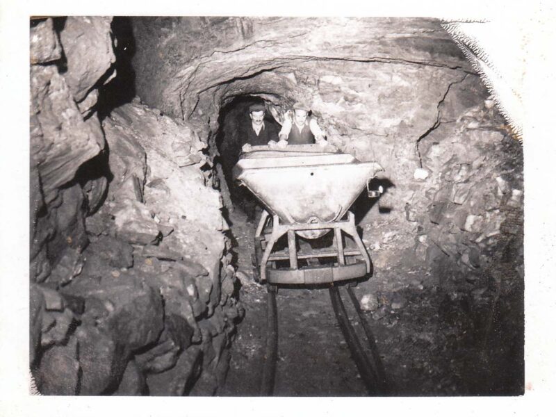 ΦΩΤΟΓΡΑΦΙΑ_P. ROZINSCI_1977_ΣΤΡΑΒΟΛΑΓΚΑΔΑ ντοκυμαντέρ Η Αριάδνη στη Νάξο